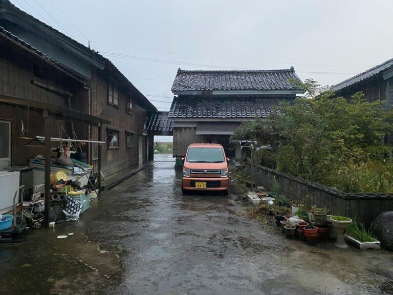 錦市場の朝 — 台所から通路へ